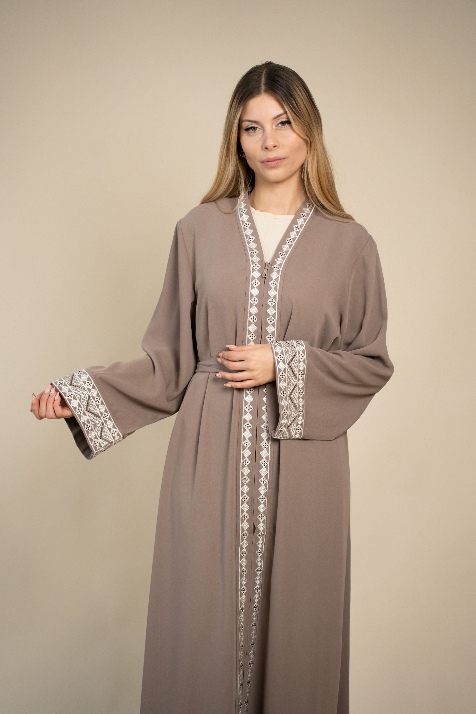 Qamar Abaya