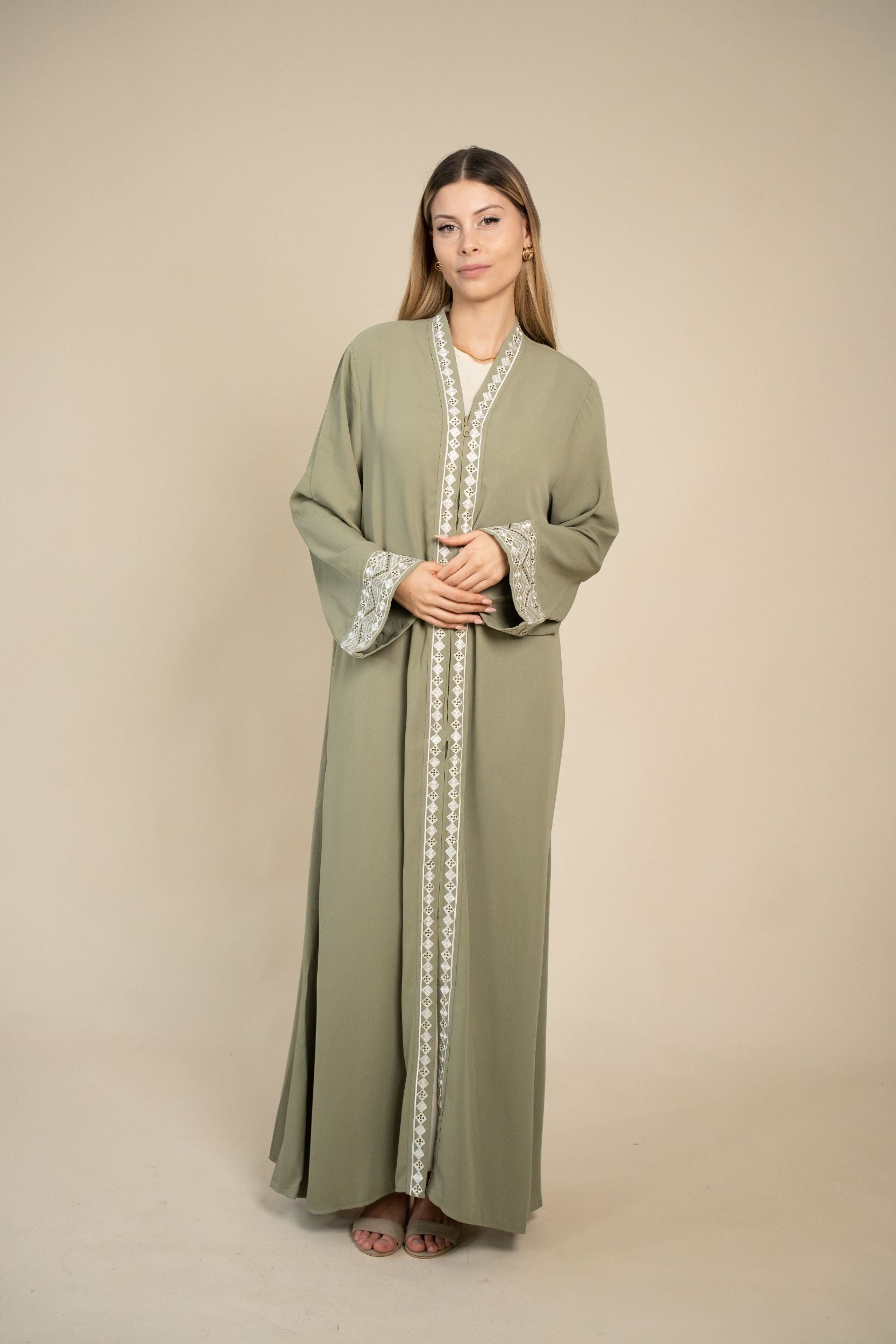 Qamar Abaya