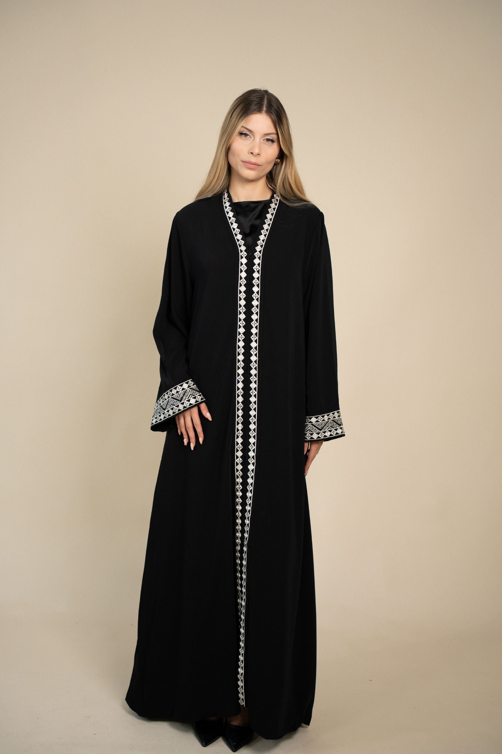 Qamar Abaya