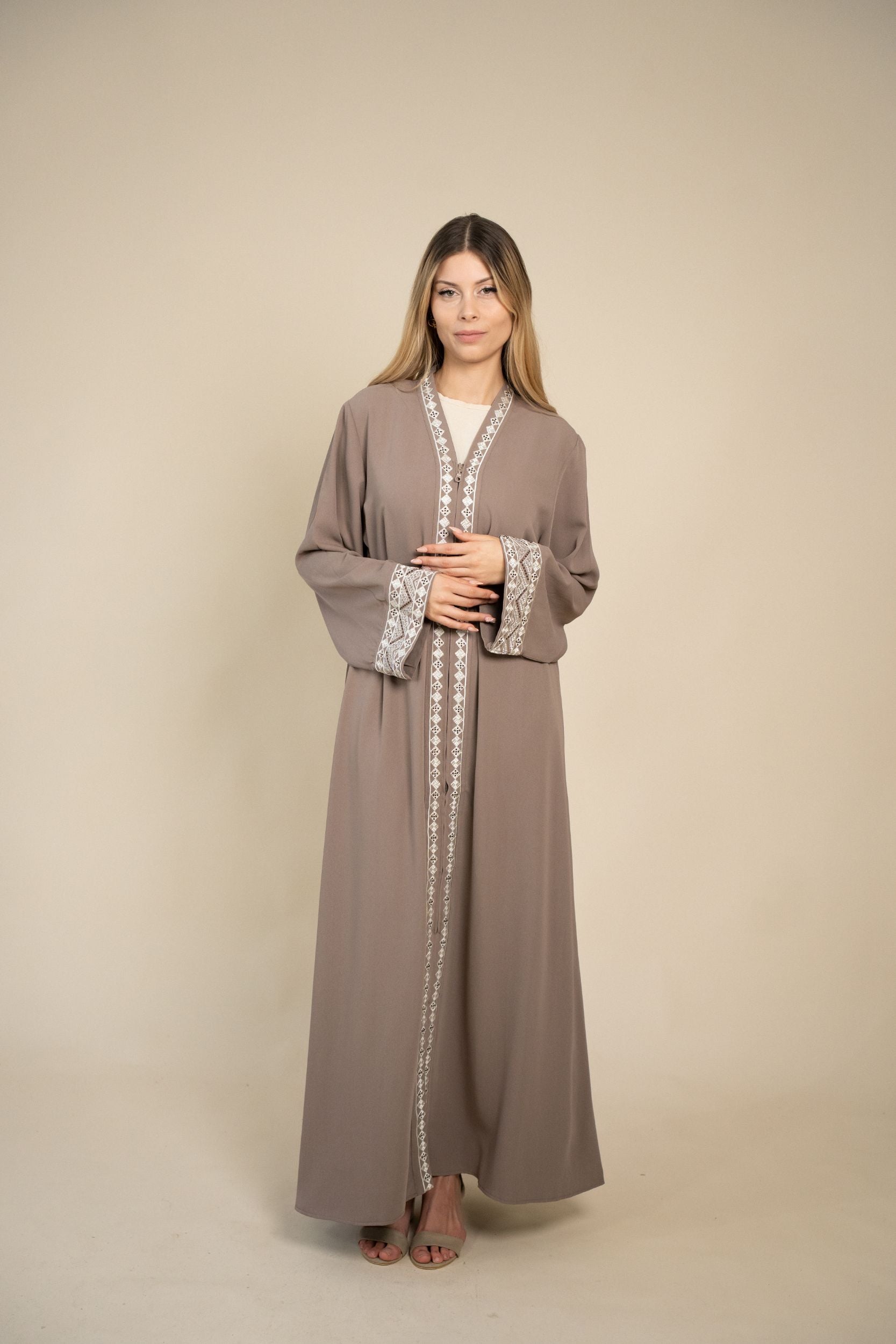 Qamar Abaya